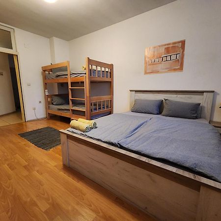 City Park Apartments Приштина Екстер'єр фото