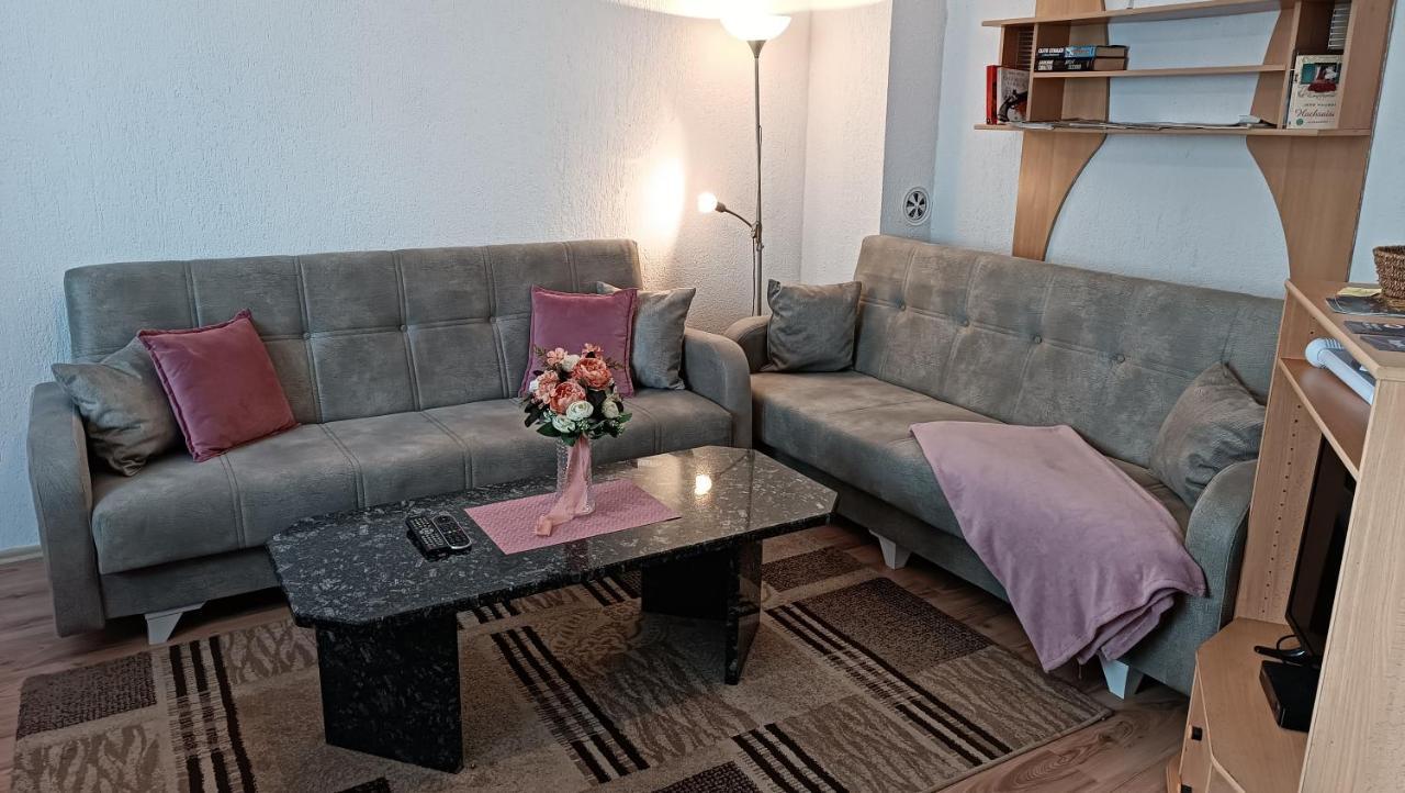 City Park Apartments Приштина Екстер'єр фото