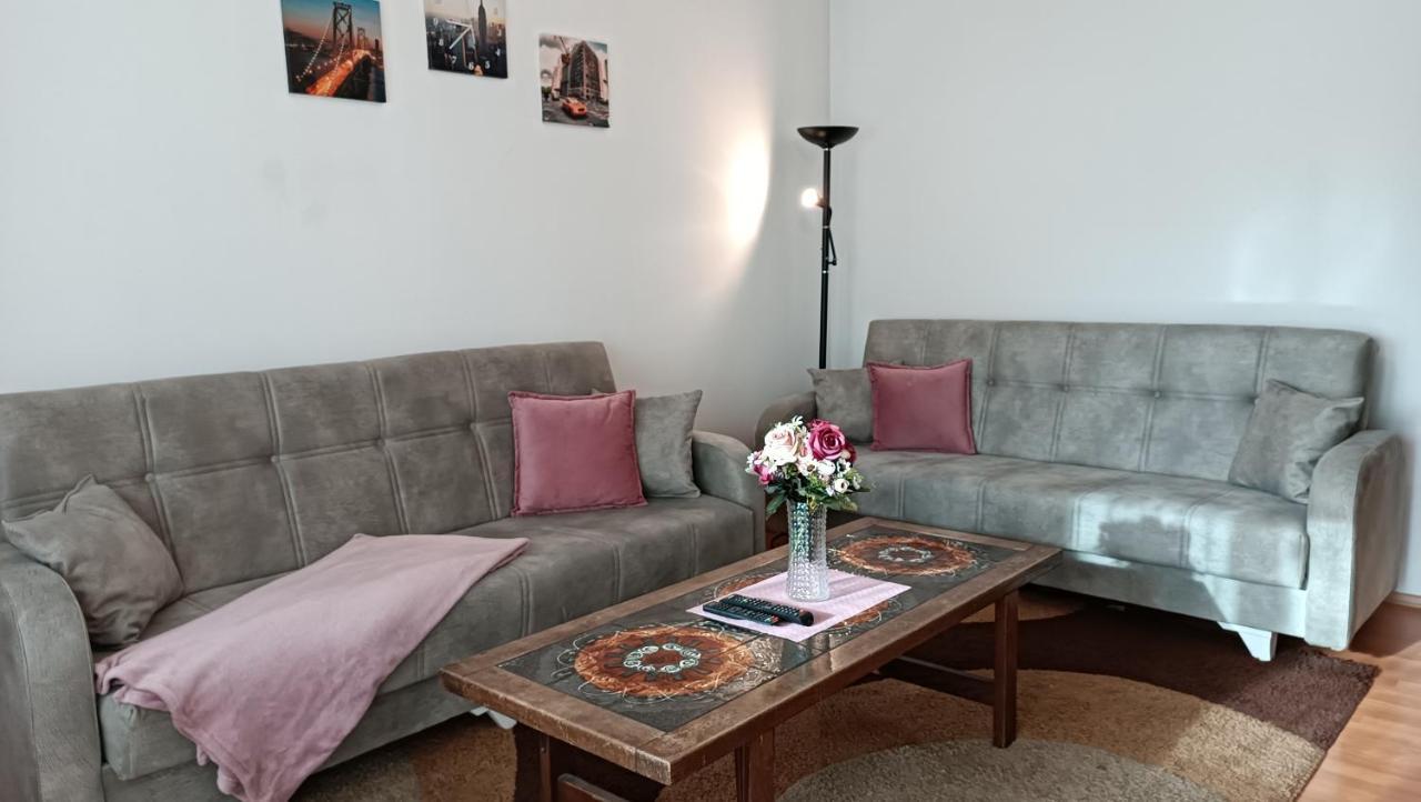 City Park Apartments Приштина Екстер'єр фото