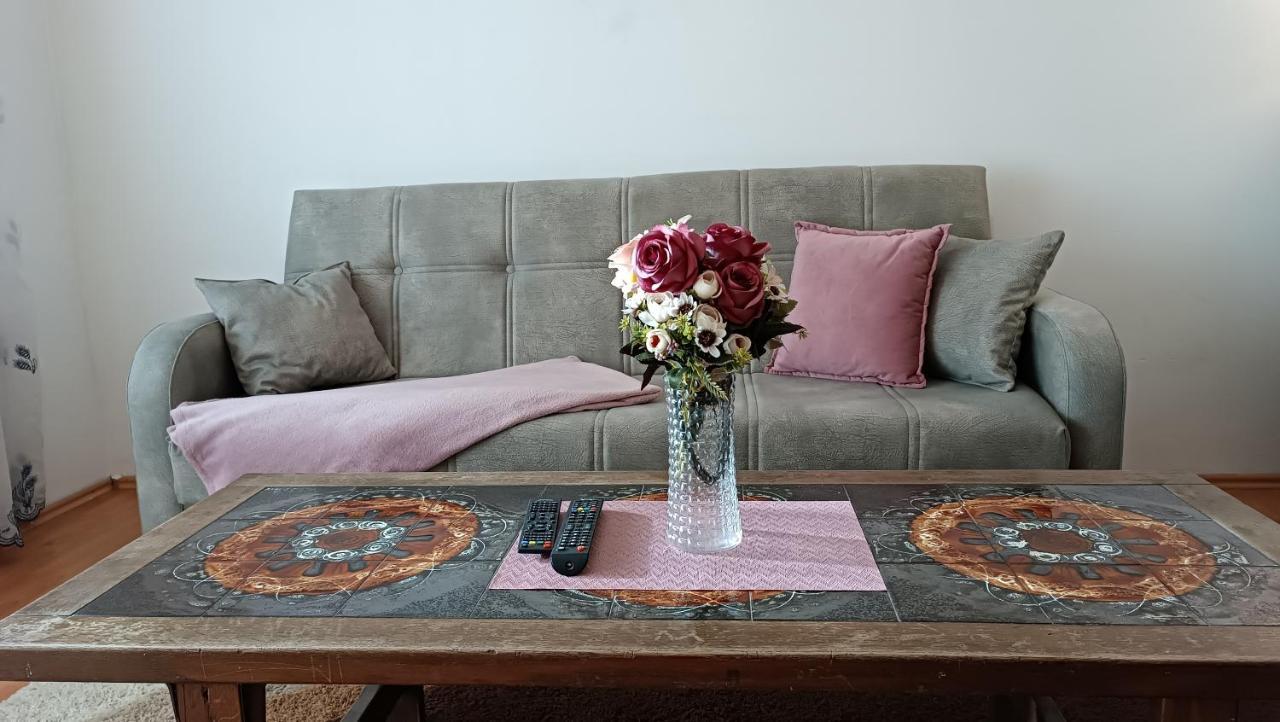 City Park Apartments Приштина Екстер'єр фото