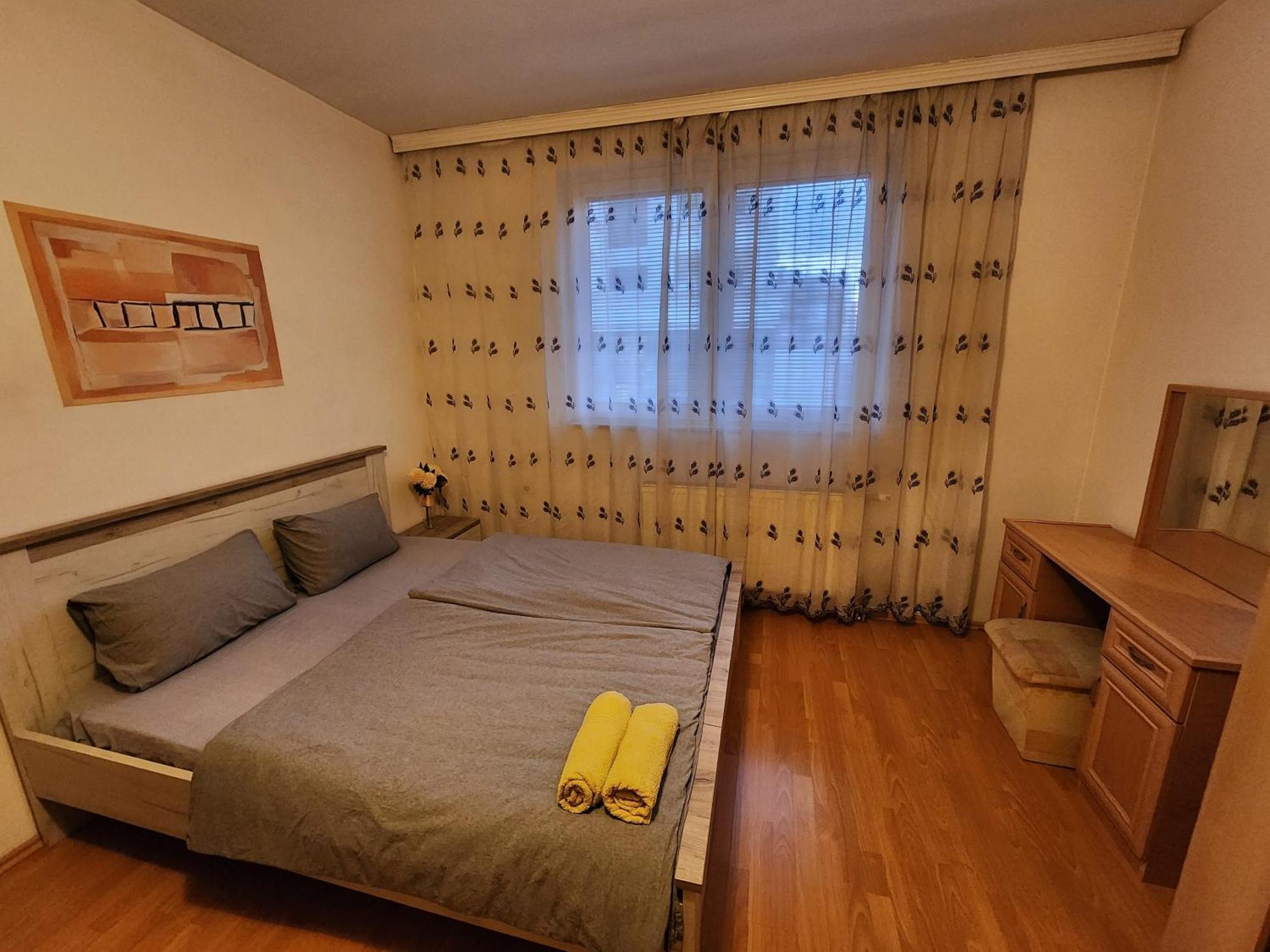 City Park Apartments Приштина Екстер'єр фото